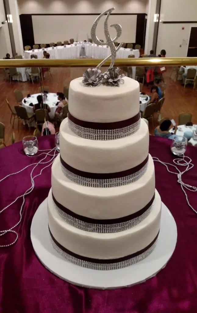 Custom Wedding Cakes by Sweet Delight Cakery